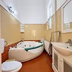 Neo Unu - Doua Dormitoare - Historical Building - Superb דירה